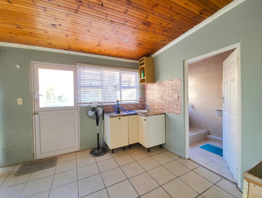 5 Bedroom Property for Sale in Hawston Western Cape